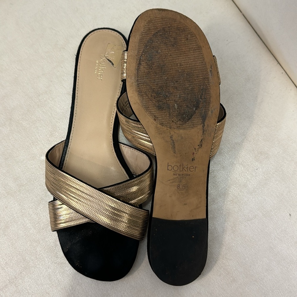 Botkier Ny Black & Gold Slides - image 4